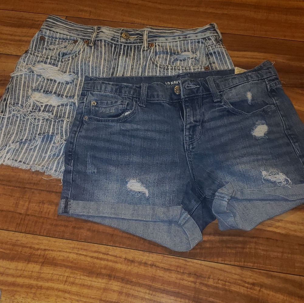 2 shorts size 6